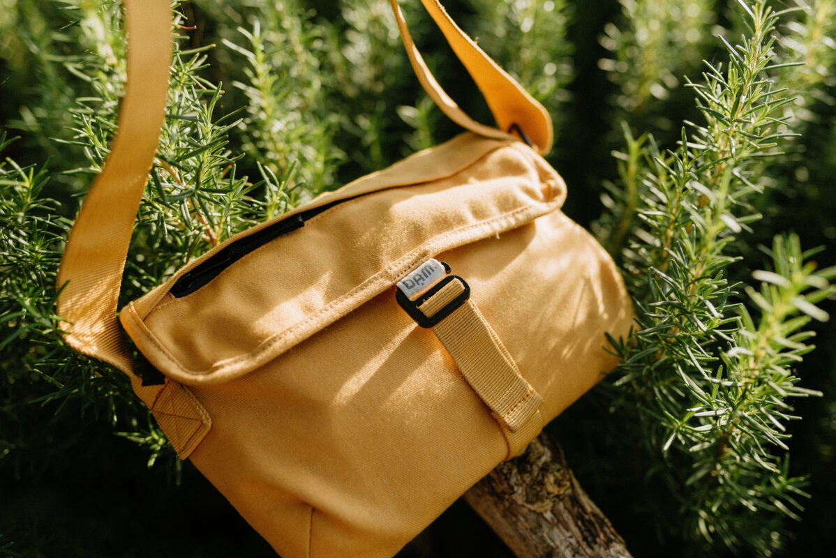 Túi đeo chéo canvas thời trang retro